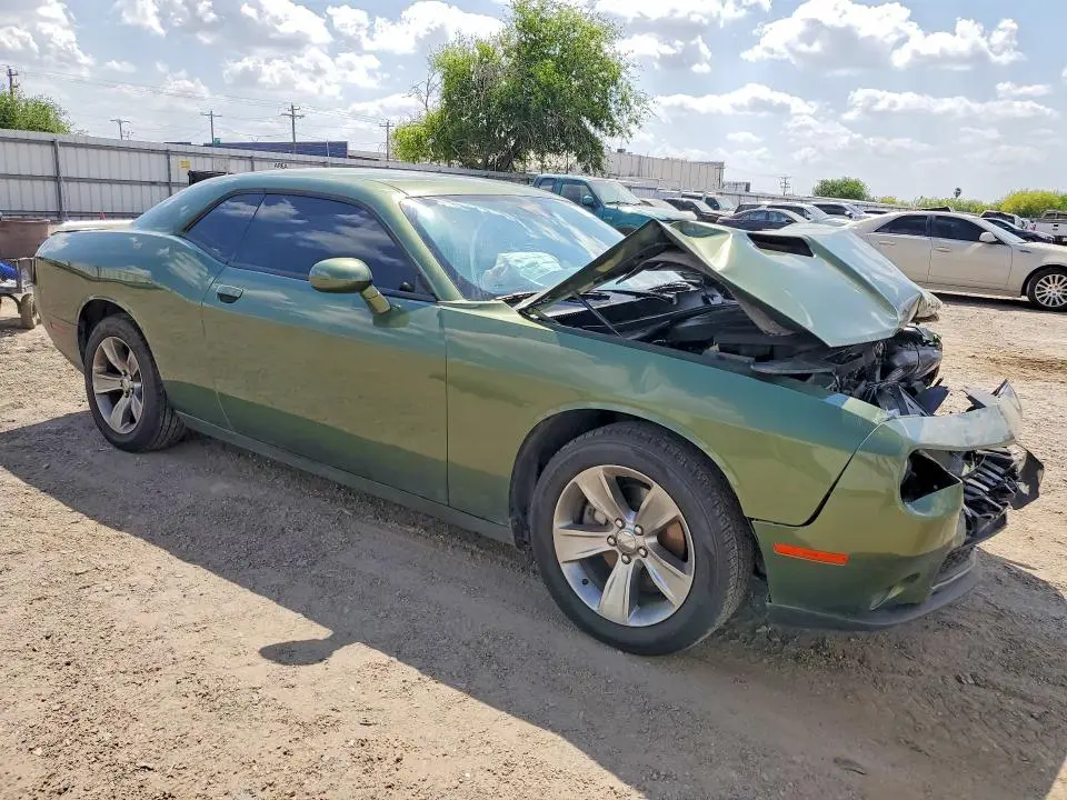 2020 DODGE CHALLENGER SXT  