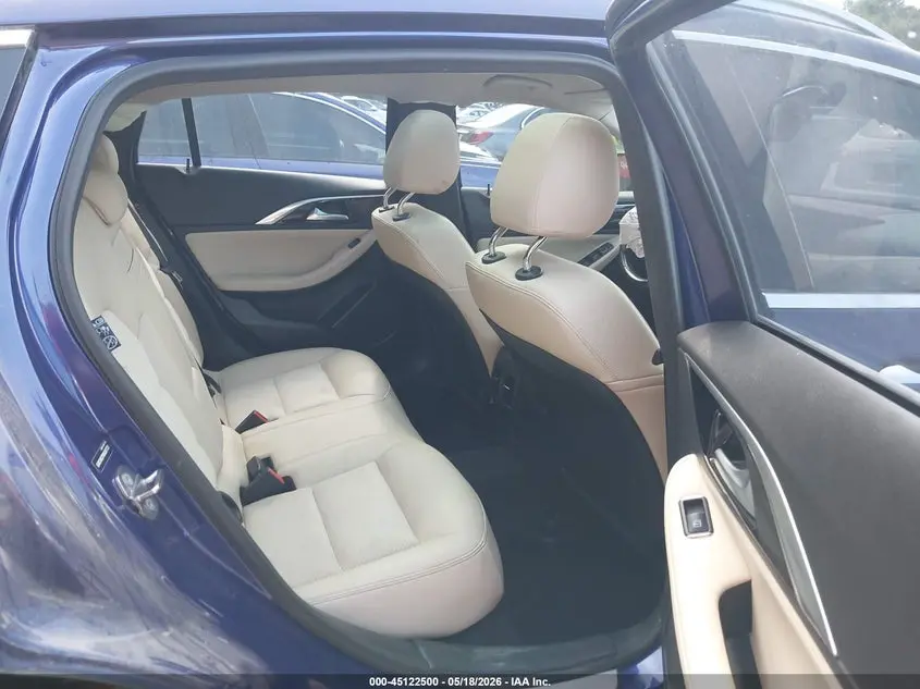 2019 INFINITI QX30 LUXE
