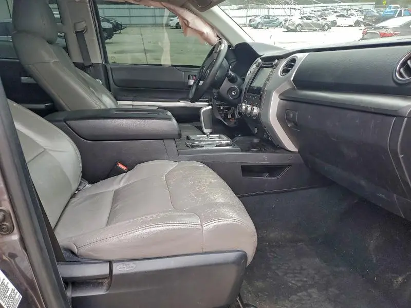 2015 TOYOTA TUNDRA CREWMAX SR5  