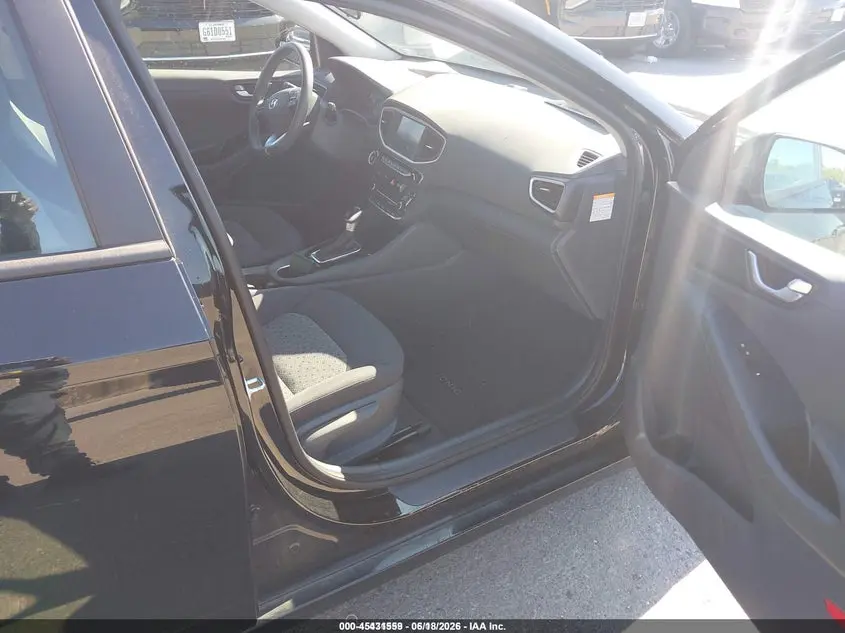 2018 HYUNDAI IONIQ HYBRID BLUE