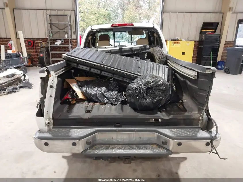 2017 NISSAN FRONTIER SV