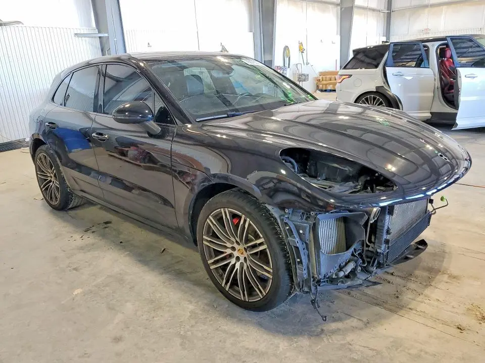 2017 PORSCHE MACAN GTS  