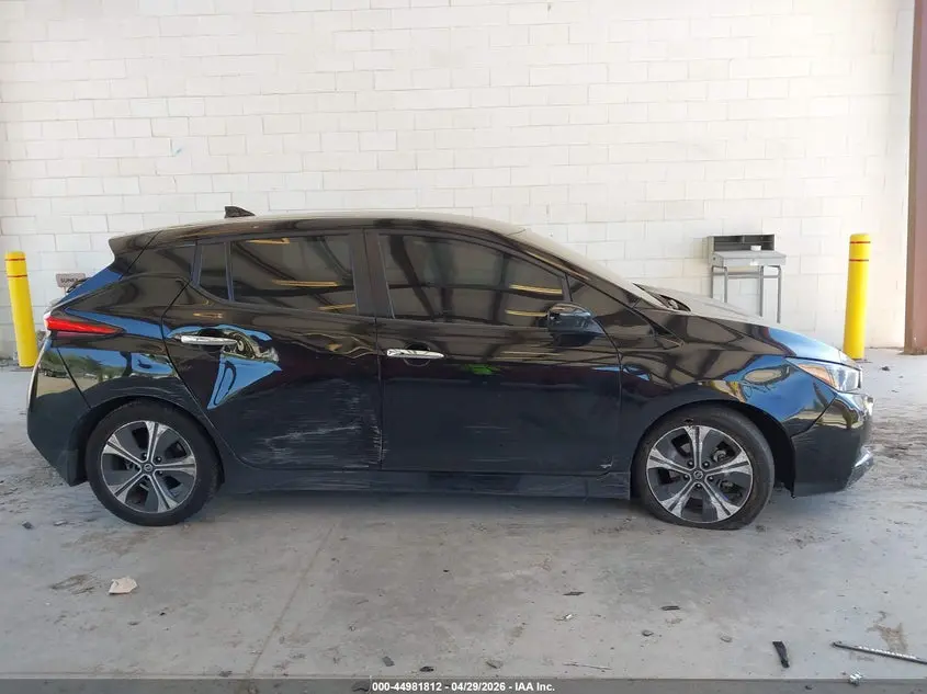 2022 NISSAN LEAF SV 40 KWH