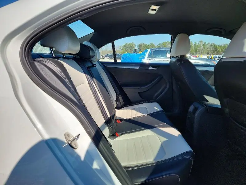 2017 VOLKSWAGEN JETTA SPORT  