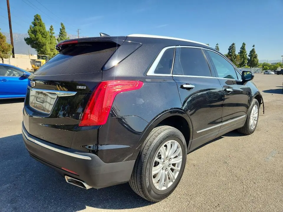 2017 CADILLAC XT5   