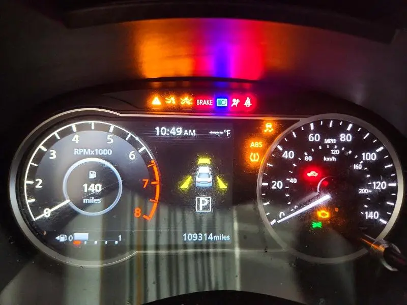 2020 NISSAN VERSA SV  