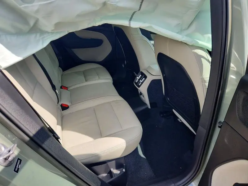 2023 VOLVO XC40 ULTIMATE  