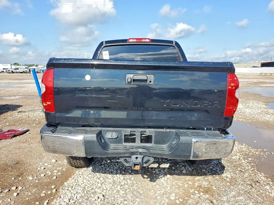 2017 TOYOTA TUNDRA CREWMAX SR5  