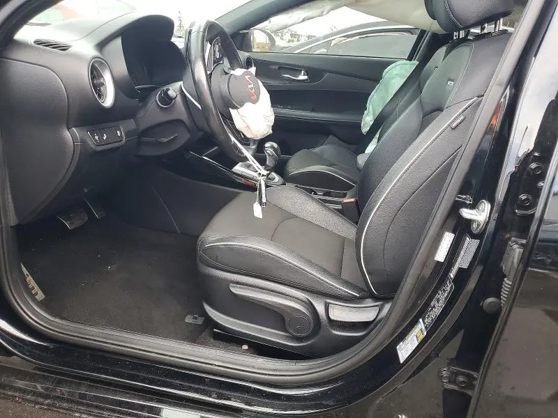 2024 KIA FORTE GT LINE  