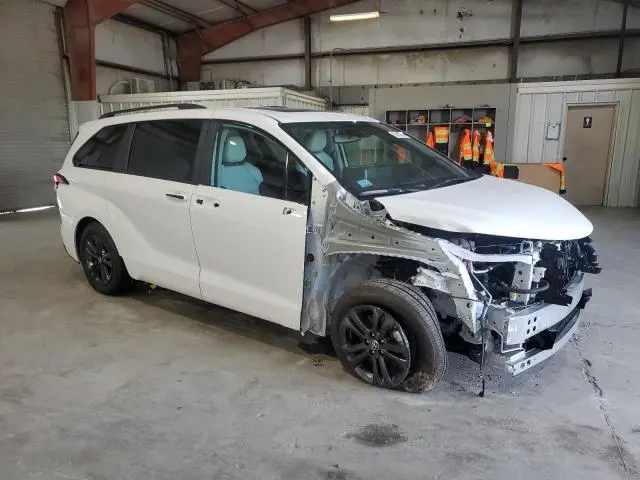 2025 TOYOTA SIENNA XSE  