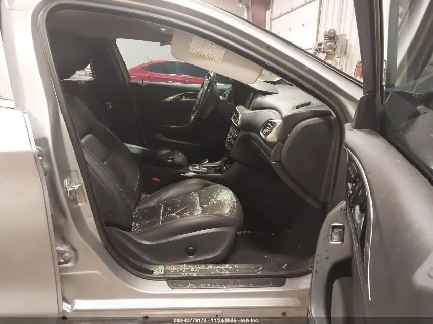 2018 INFINITI QX30 LUXURY