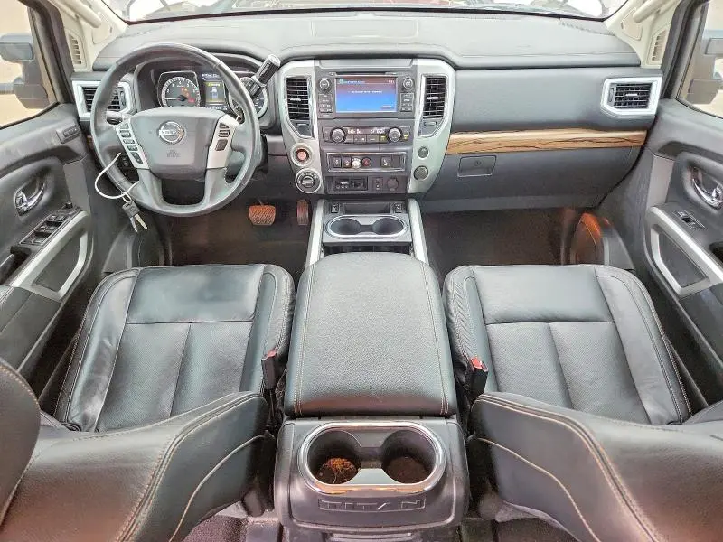 2017 NISSAN TITAN SL  