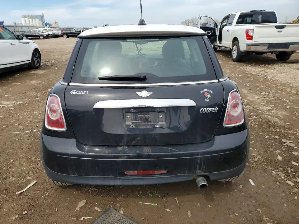 2013 MINI COOPER   
