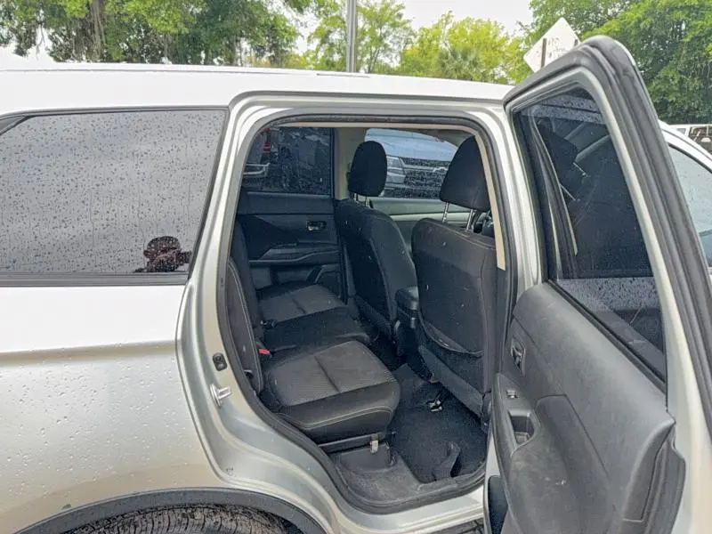 2018 MITSUBISHI OUTLANDER SE  