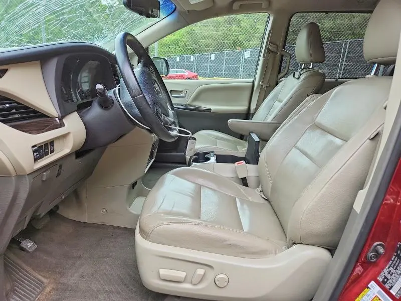 2015 TOYOTA SIENNA XLE PREMIUM 8-PASSENGER  