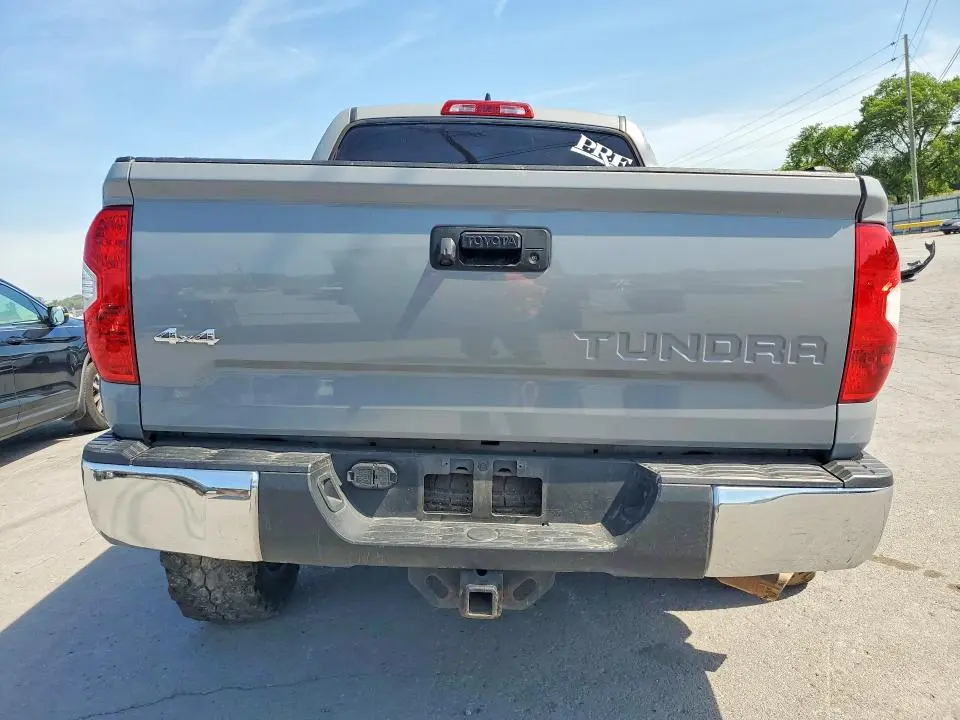 2020 TOYOTA TUNDRA SR5  