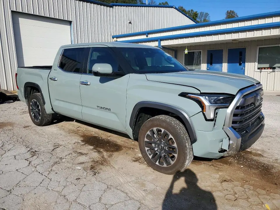 2026 TOYOTA TUNDRA CREWMAX LIMITED  