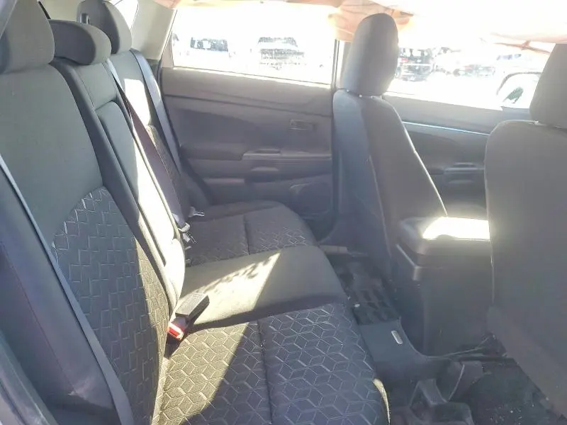 2021 MITSUBISHI RVR ES  
