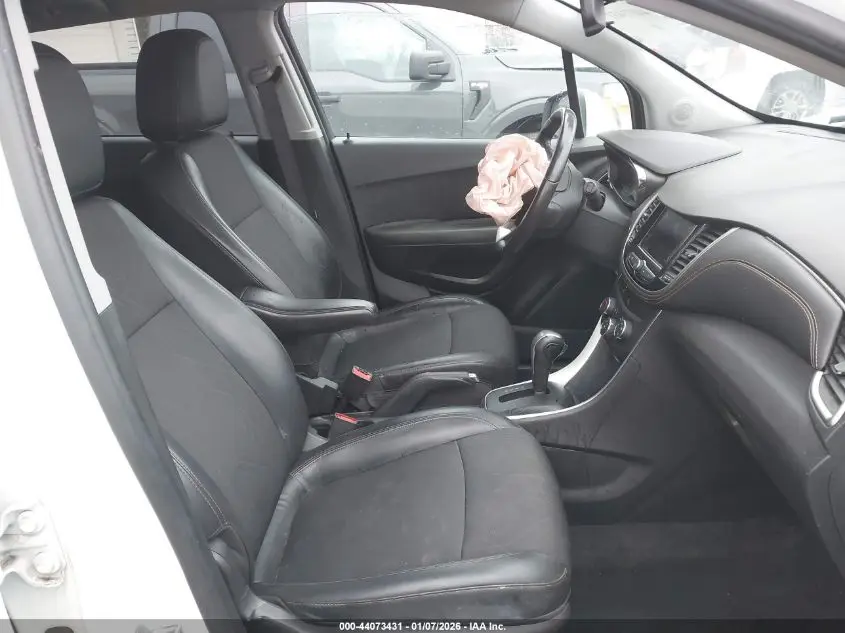 2020 CHEVROLET TRAX AWD LT