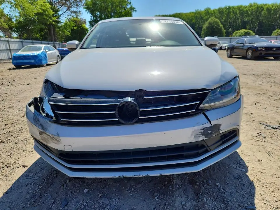 2017 VOLKSWAGEN JETTA SE  