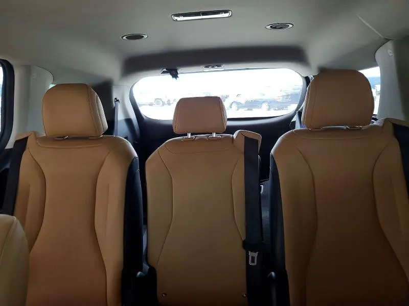 2024 KIA CARNIVAL LX  