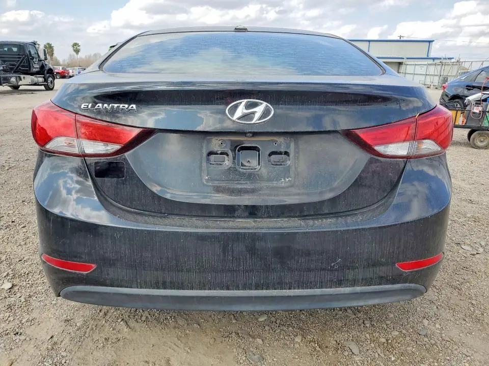 2014 HYUNDAI ELANTRA SE  