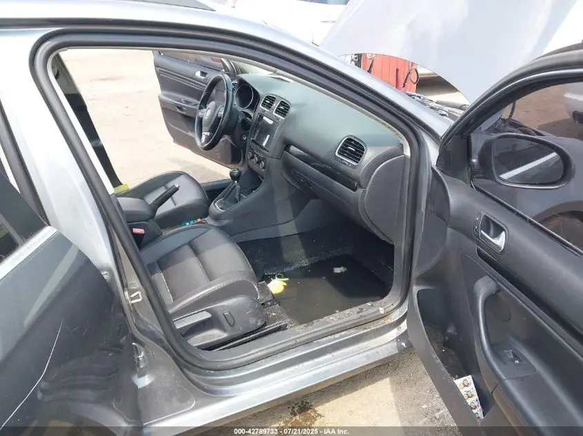 2011 VOLKSWAGEN JETTA SPORTWAGEN 2.0L TDI