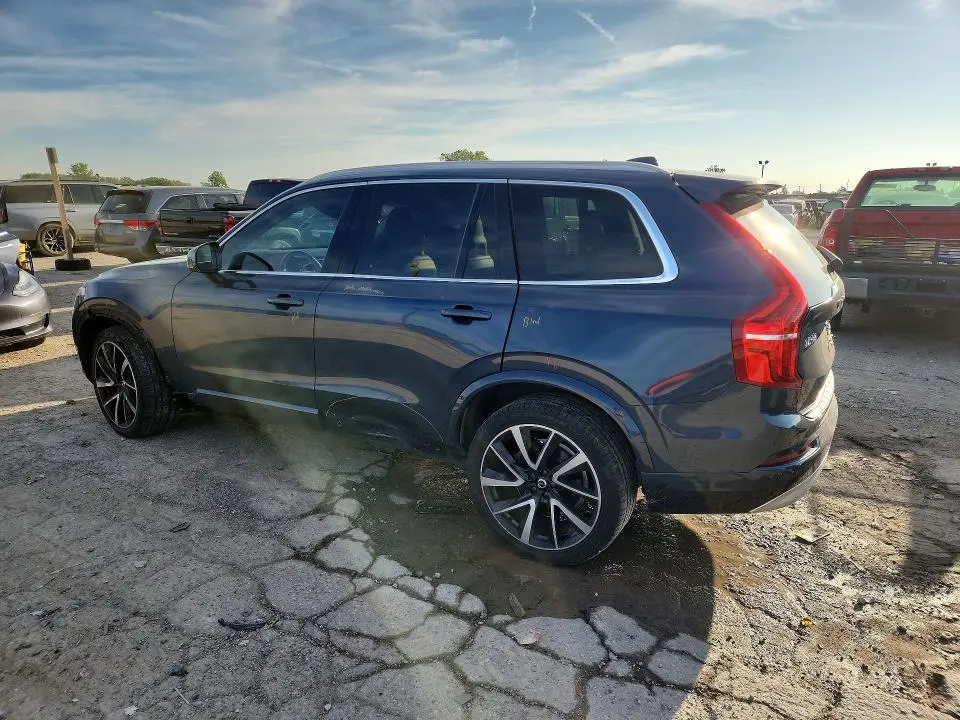 2022 VOLVO XC90 T6 MOMENTUM  