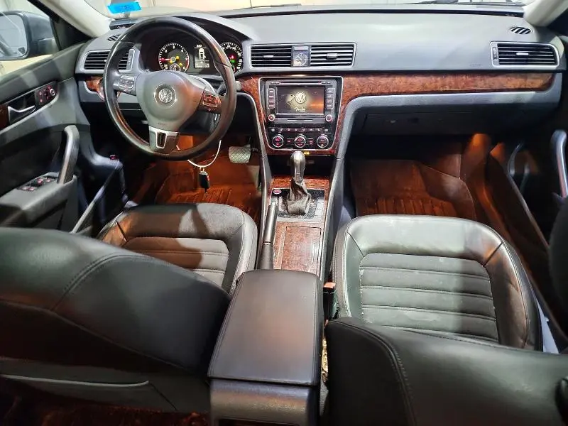 2012 VOLKSWAGEN PASSAT SEL  