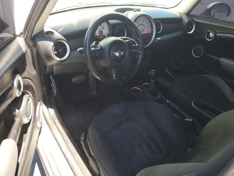 2011 MINI COOPER S  