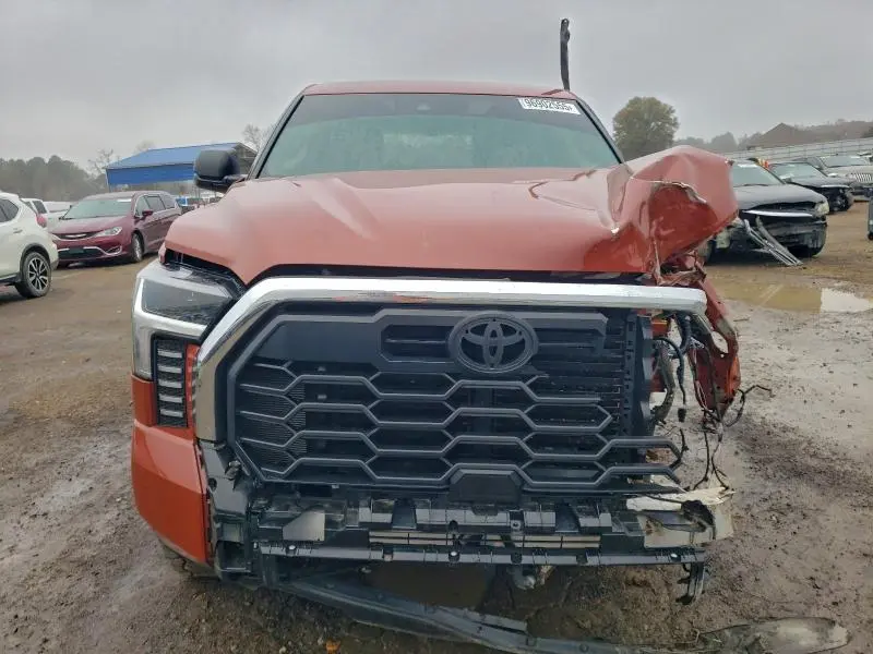 2025 TOYOTA TUNDRA CREWMAX SR  