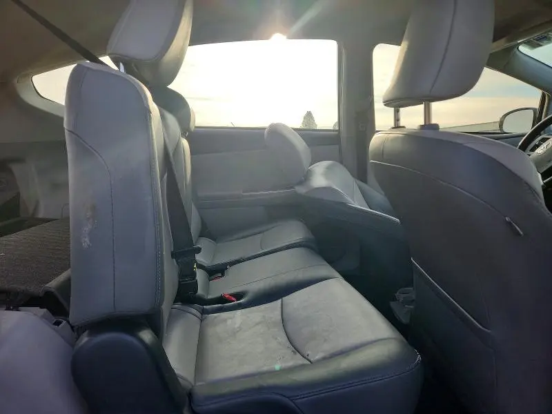2016 TOYOTA PRIUS V FIVE  