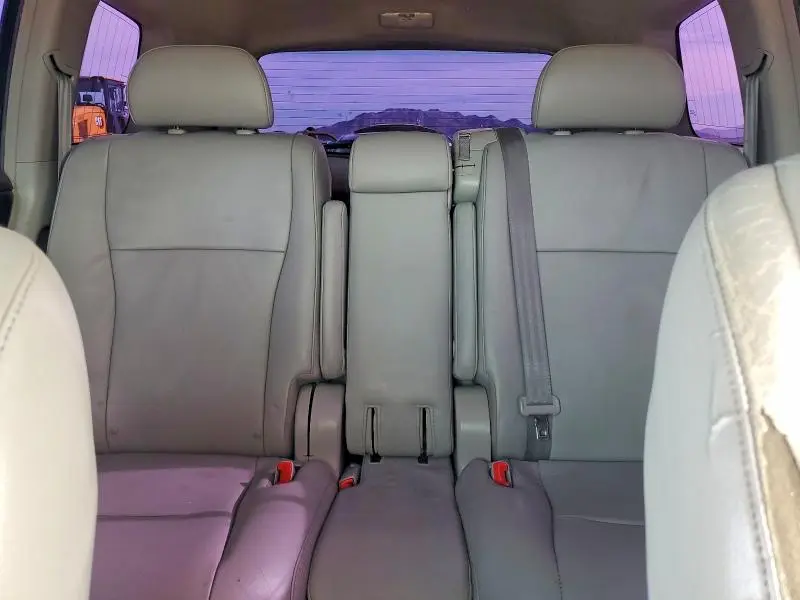 2011 TOYOTA HIGHLANDER BASE  