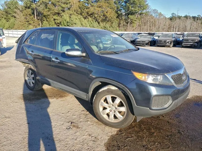 2011 KIA SORENTO BASE  