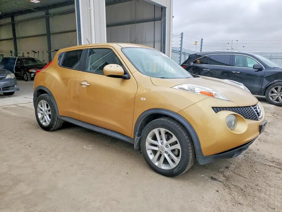 2013 NISSAN JUKE S  