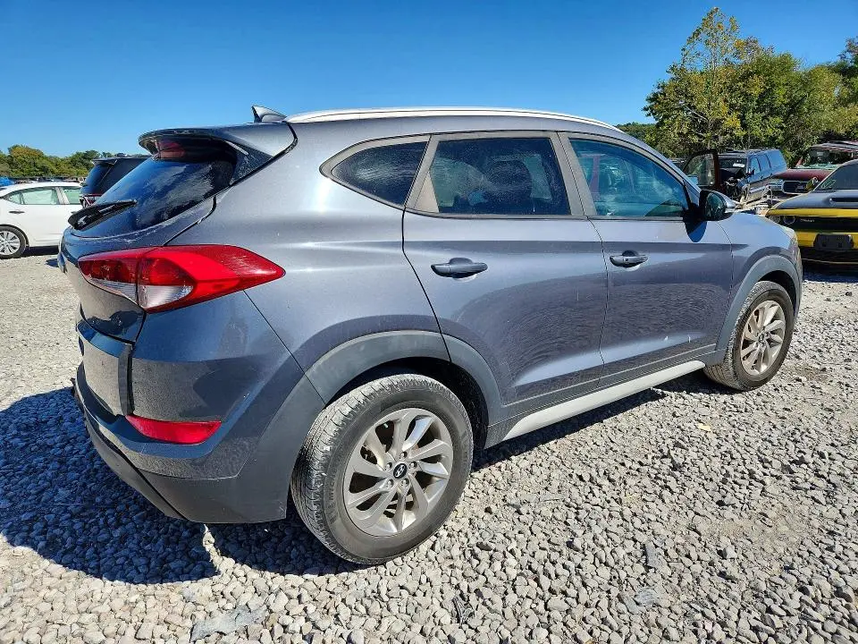 2017 HYUNDAI TUCSON SE PLUS  