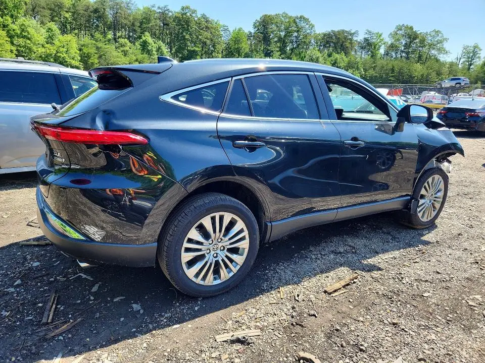2022 TOYOTA VENZA XLE  