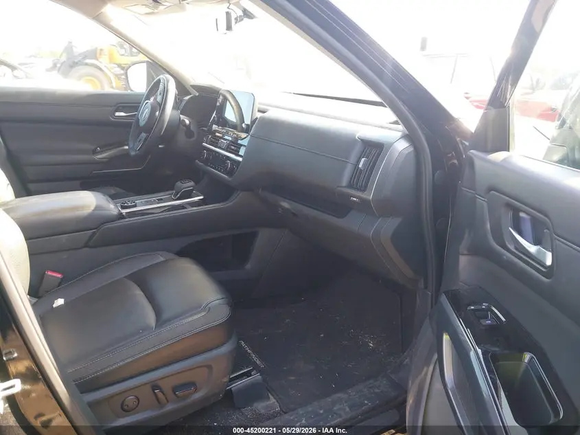 2024 NISSAN PATHFINDER SL 4WD