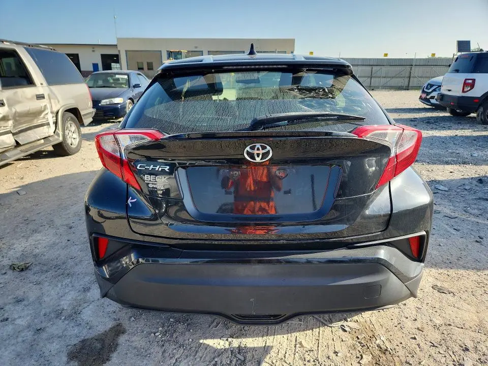 2019 TOYOTA C-HR XLE  