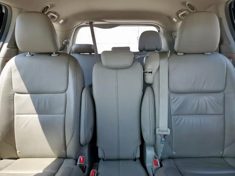 2016 TOYOTA SIENNA XLE  