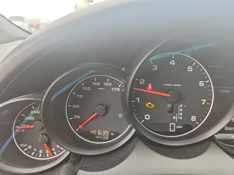 2016 PORSCHE CAYENNE   