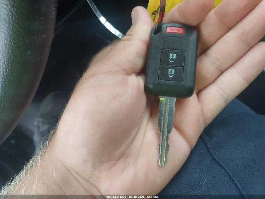 2019 MITSUBISHI OUTLANDER ES