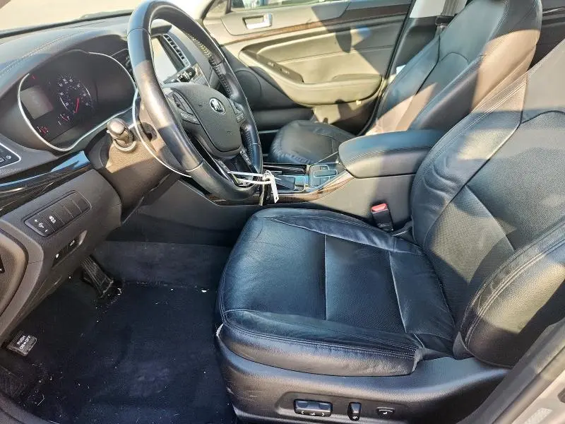 2016 KIA CADENZA LUXURY  