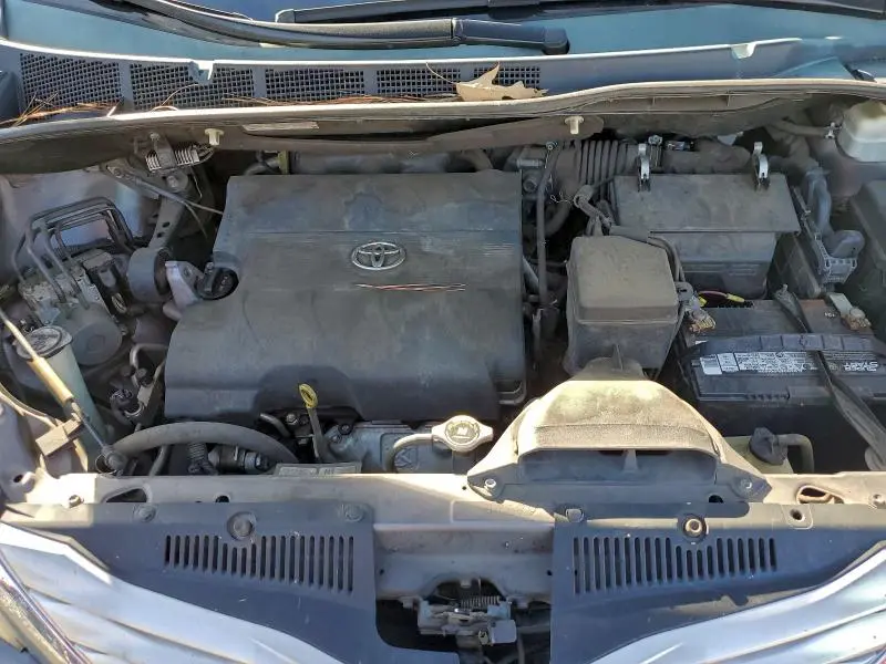 2014 TOYOTA SIENNA XLE  