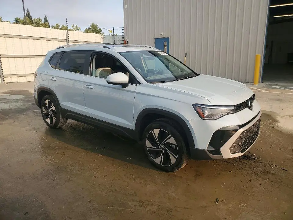 2025 VOLKSWAGEN TAOS SE  