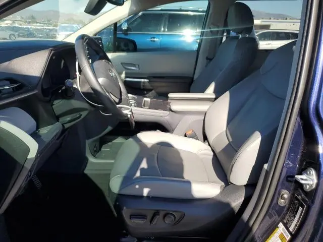 2022 TOYOTA SIENNA XLE  