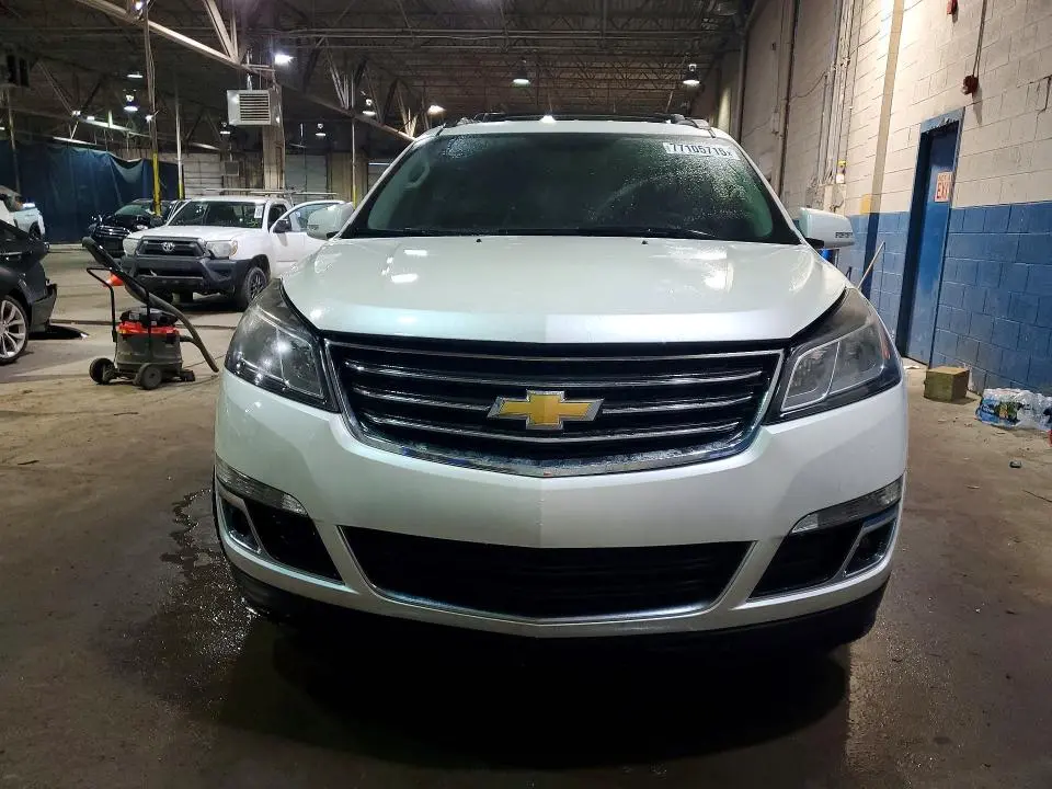 2017 CHEVROLET TRAVERSE LT  