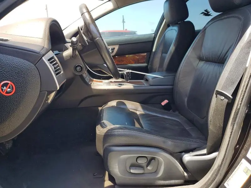 2011 JAGUAR XF   