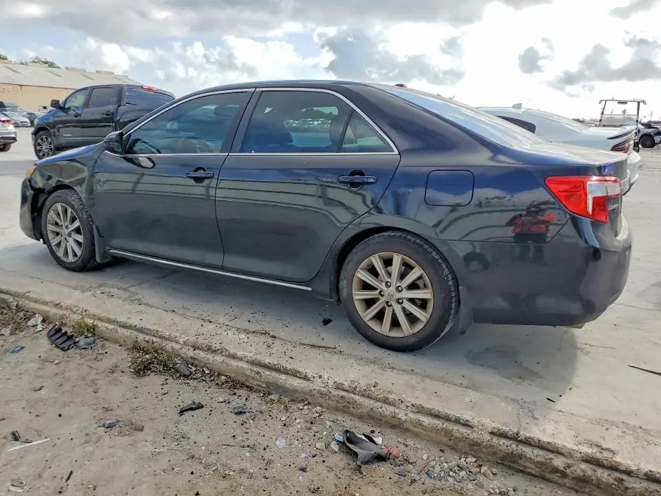 2012 TOYOTA CAMRY XLE V6  