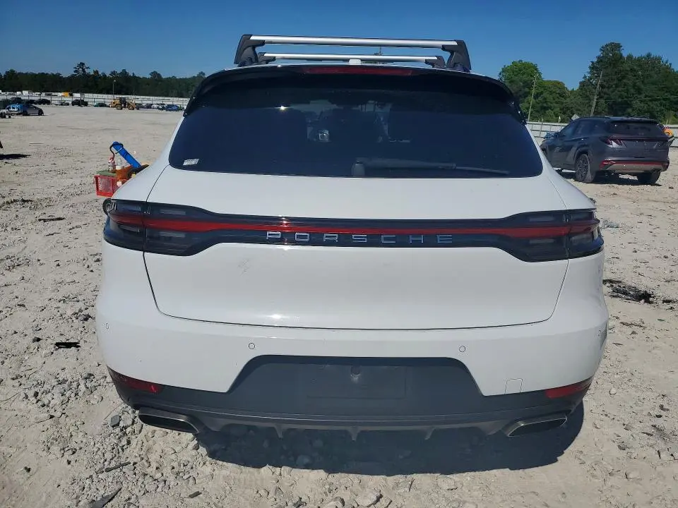 2020 PORSCHE MACAN   